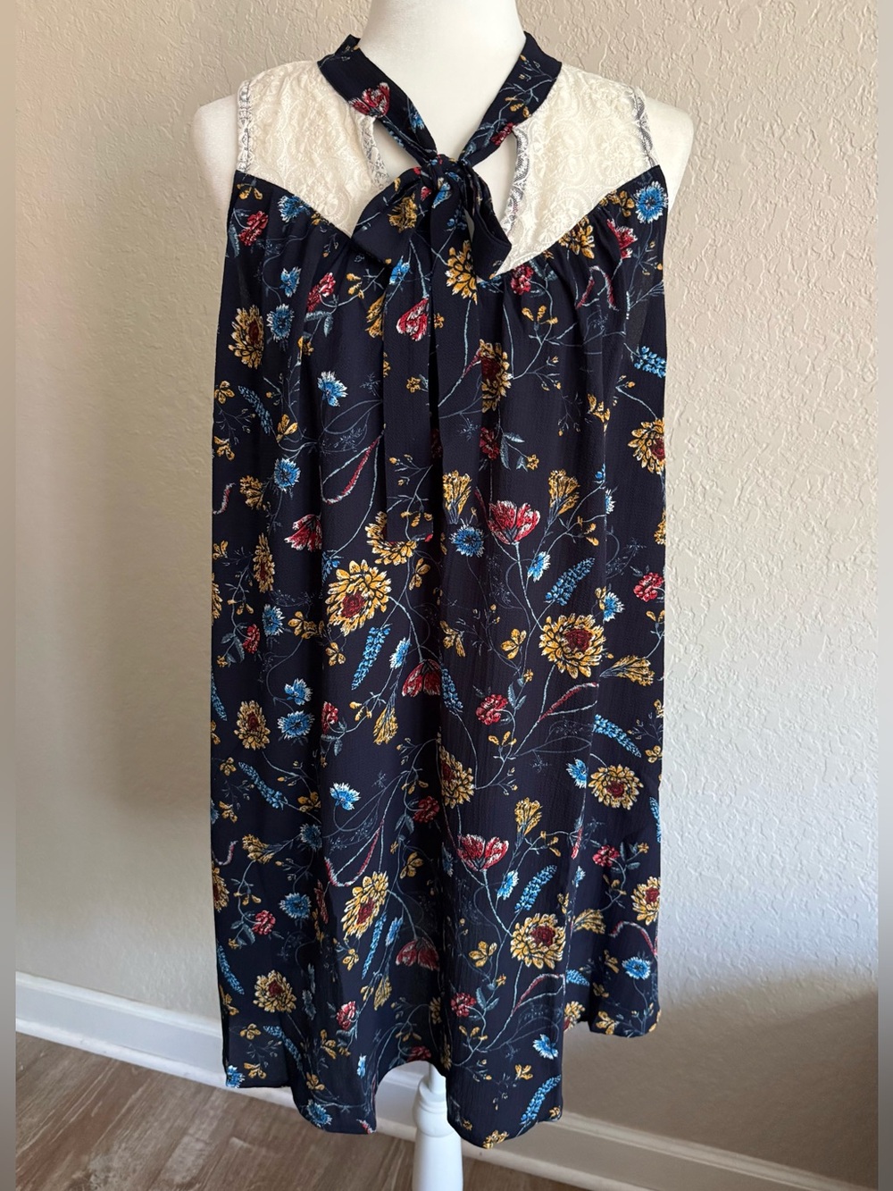 Umgee Navy Floral Lace Yoke Tie Neck Boho Shift Dress NWT Medium